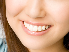健康的な口元は笑顔を引き立てます　審美歯科について